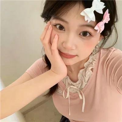 粉红色和铲子封面